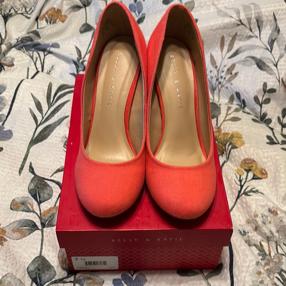 Kelly & Katie Women's Coral Pumps